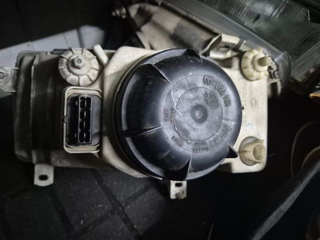 Faróis VW Vento Hella originais