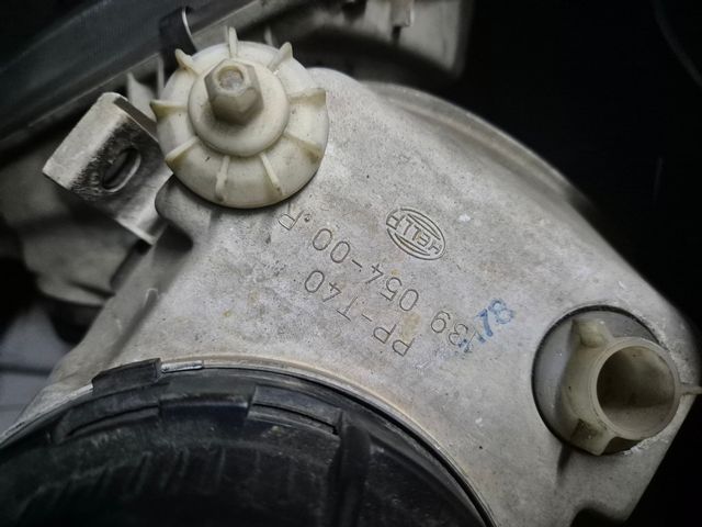 Faróis VW Vento Hella originais