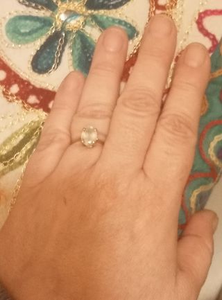 Anillo de oro y aguamarina 