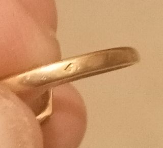 Anillo de oro y aguamarina 