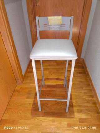 Taburete alto de cocina