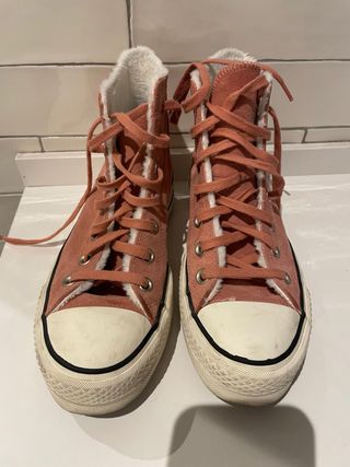 Converse bota
