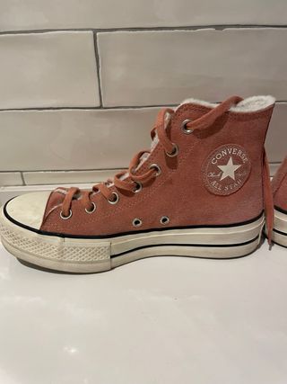 Converse bota
