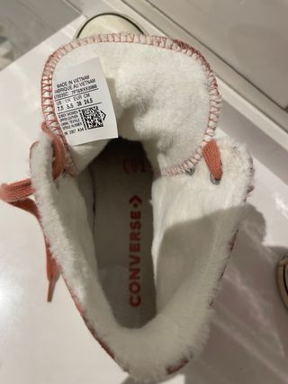 Converse bota
