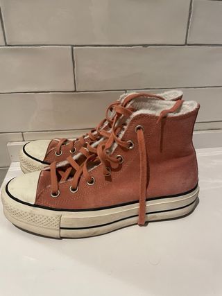 Converse bota
