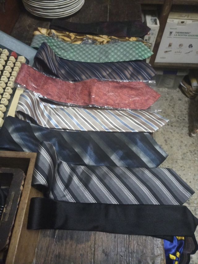 Corbatas Givenchy, Massimo Dutti...