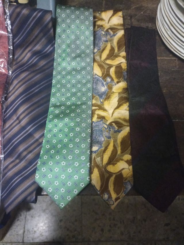 Corbatas Givenchy, Massimo Dutti...