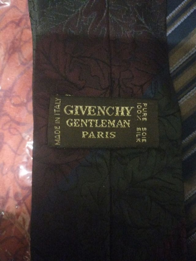 Corbatas Givenchy, Massimo Dutti...