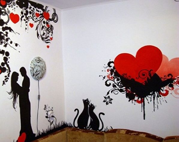 Dibujos pintados a mano en pared 