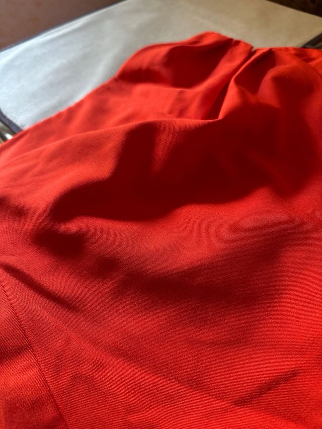 Falda/pantalón rojo Bershka