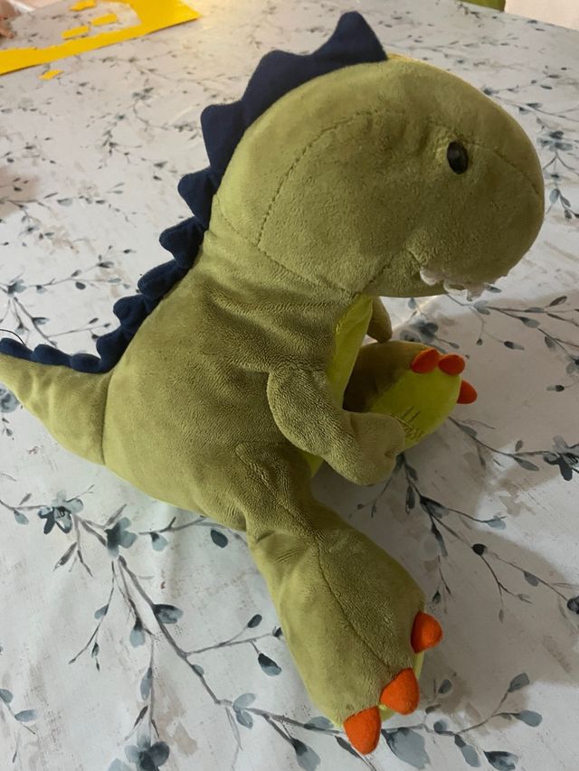 Harrods t rex dinosour