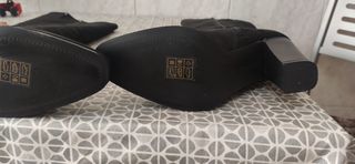 Botas negras altas de ante tacon
