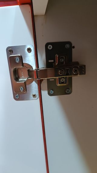 Placas refuerzo bisagras