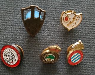 Pins liga de fútbol