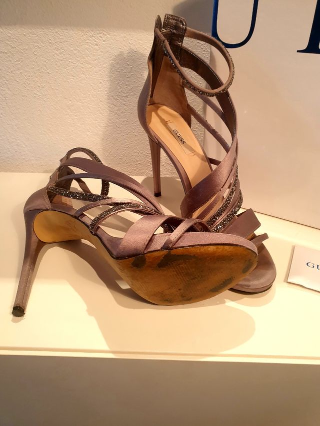 Sandalias GUESS fiesta de tacón