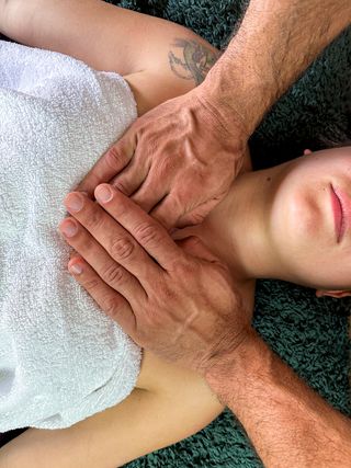 MASAJES - MASSAGE - MASSATGE