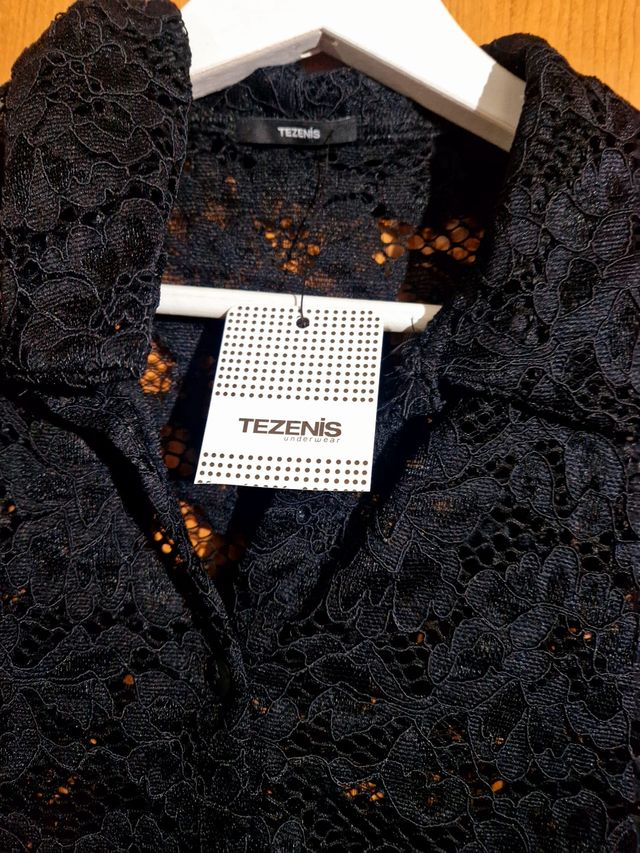 Camisa negra de encaje