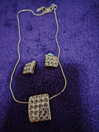 Gargantilla y pendientes 