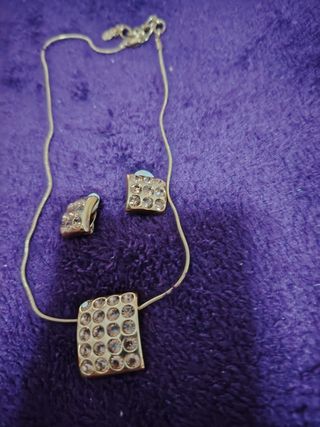 Gargantilla y pendientes 