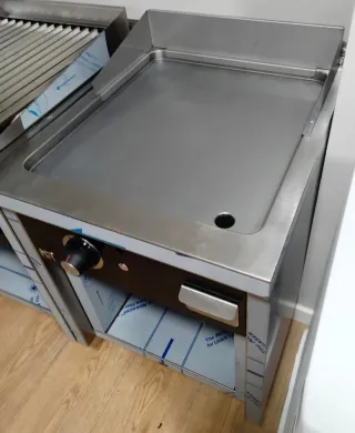 FRYTOP PLANCHA PROFESIONAL NUEVA A GAS