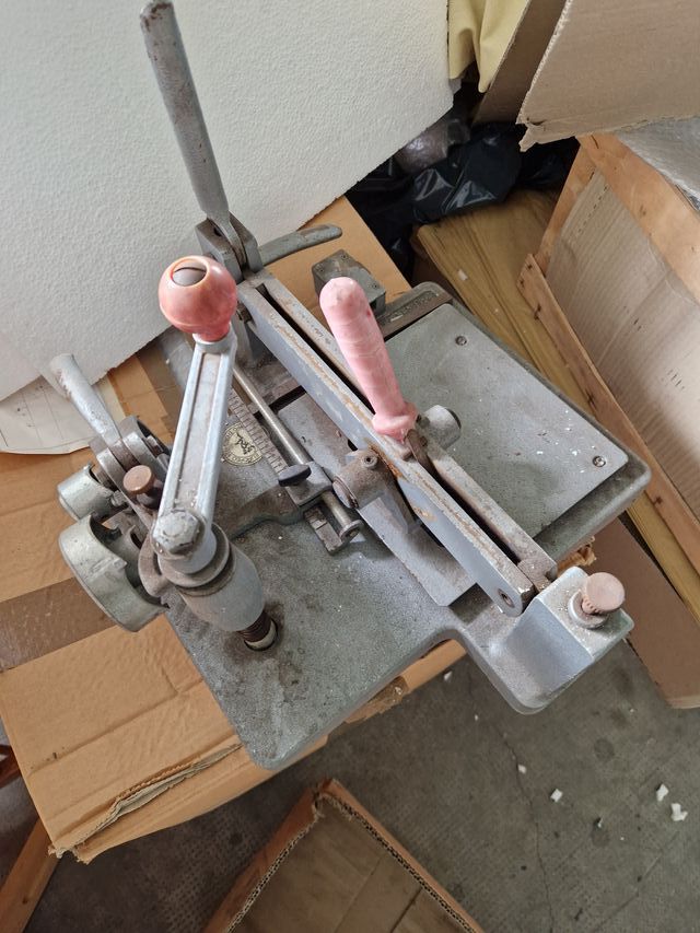 Taglia piastrelle MONTOLIT