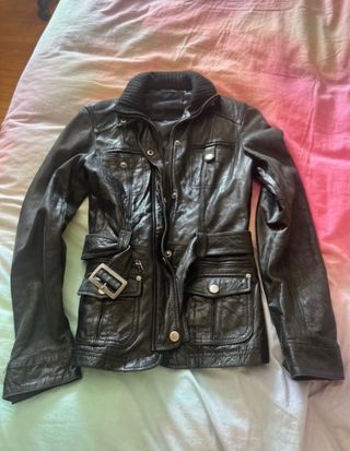 Chaqueta negra piel stradivarius 