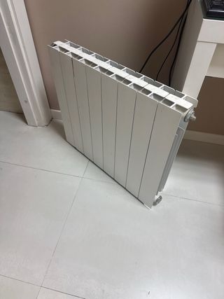 Radiador de 8 elementis de agua . Aluminio