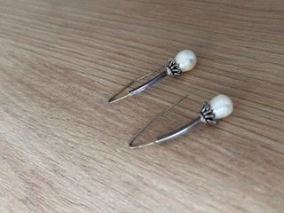 Pendientes perlitas plateados