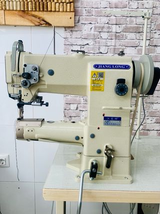 Maquina coser industrial triple arrastre.