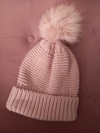 gorro con pompón