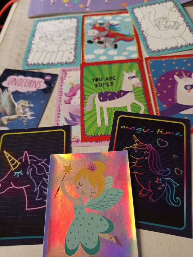 Album mas 10 tarjetas Unicornios Panini