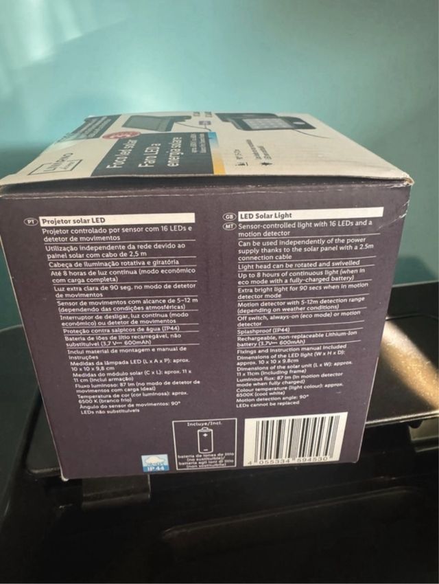 Faro led a energia solare