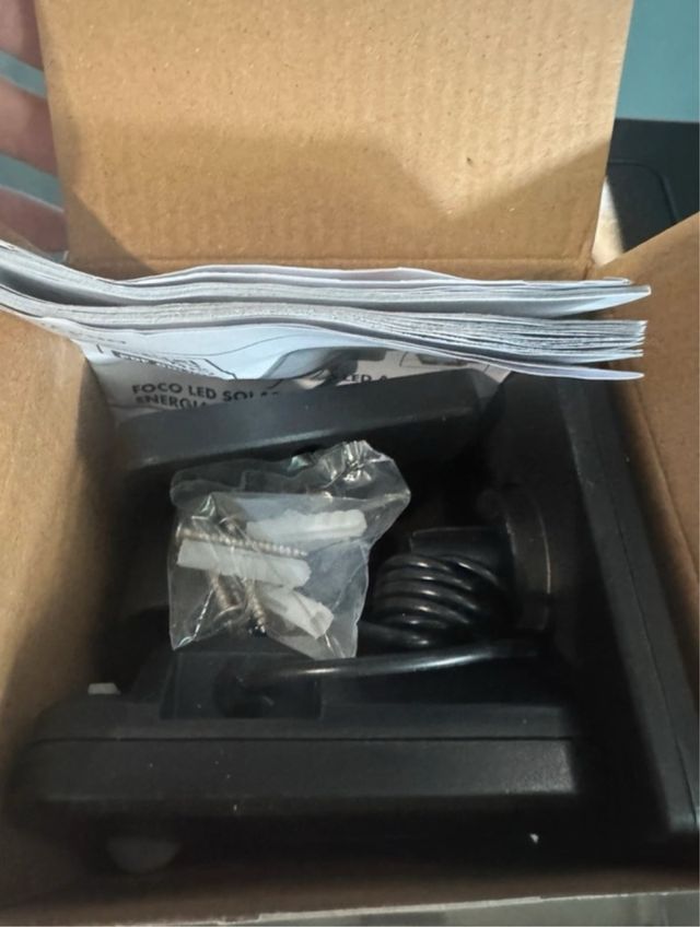 Faro led a energia solare