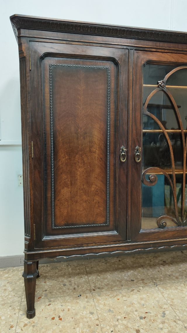 Vitrina armario tres cuerpos eduardino