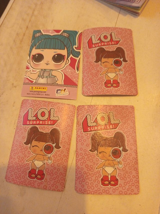 4 cartas de Lol colección Panini