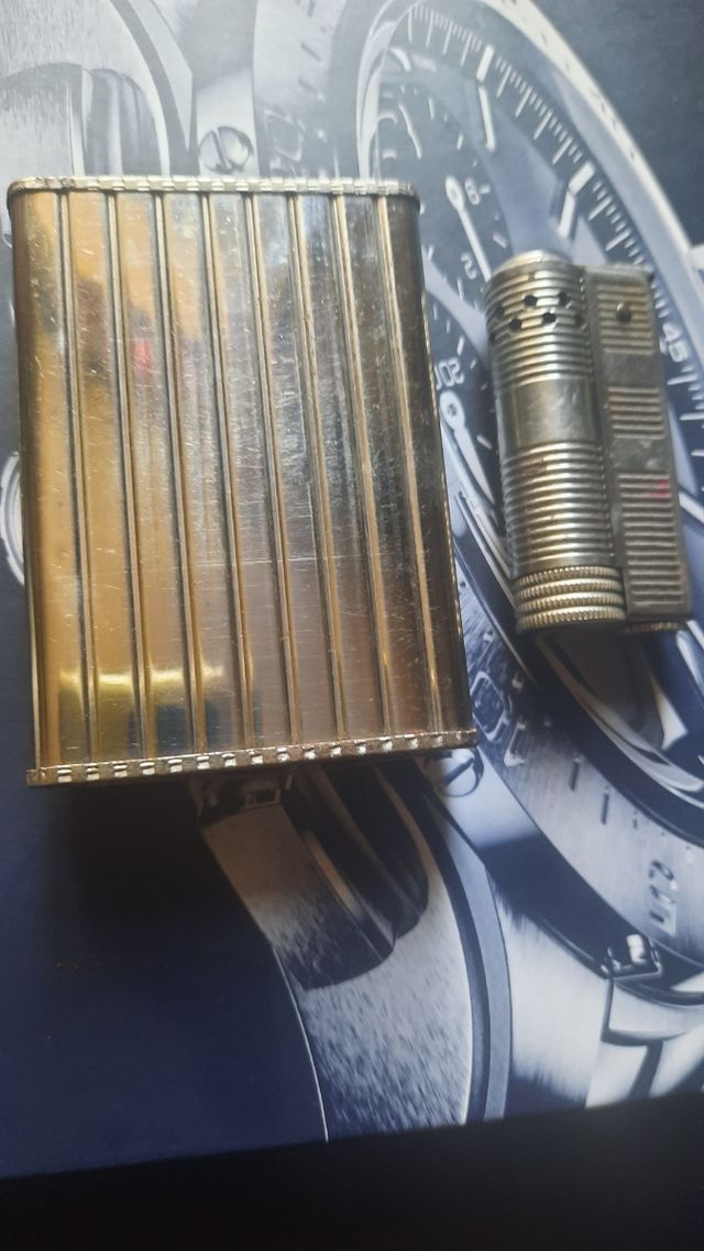 Accendino e scatola porta Tabacco vintag