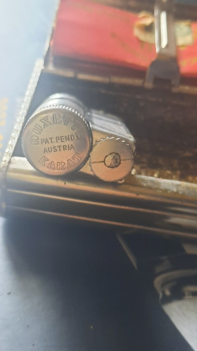 Accendino e scatola porta Tabacco vintag