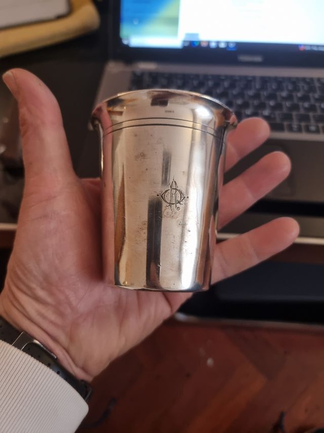 3 Vasos antiguos alpaca 18
euros todos