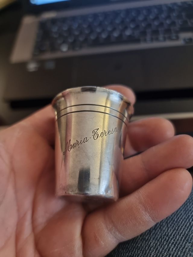 3 Vasos antiguos alpaca 18
euros todos