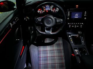 VOLKSWAGEN GOLF VII 2.0 TSI GTI PERFORMANCE