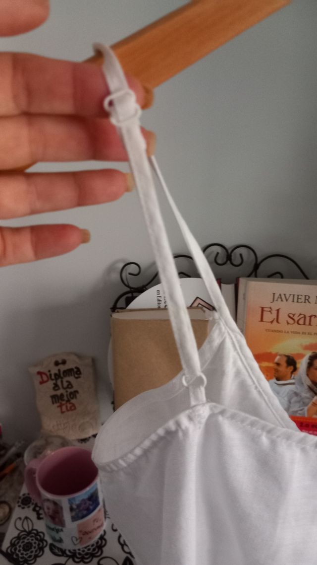 Top blanco jaretas de hilo