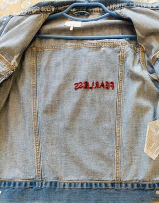 Cazadora vaquera con "rotos"Zara