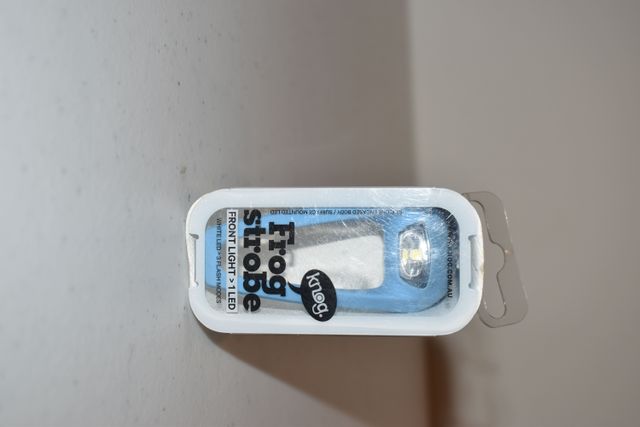 luz delantera knog frog strobe 1