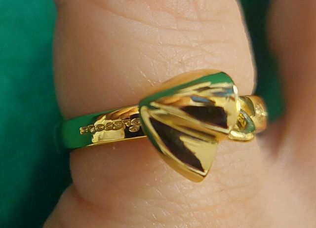 Anello in oro molecolare con pendente forma cuore