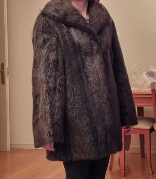 Chaquetón de piel auténtica.