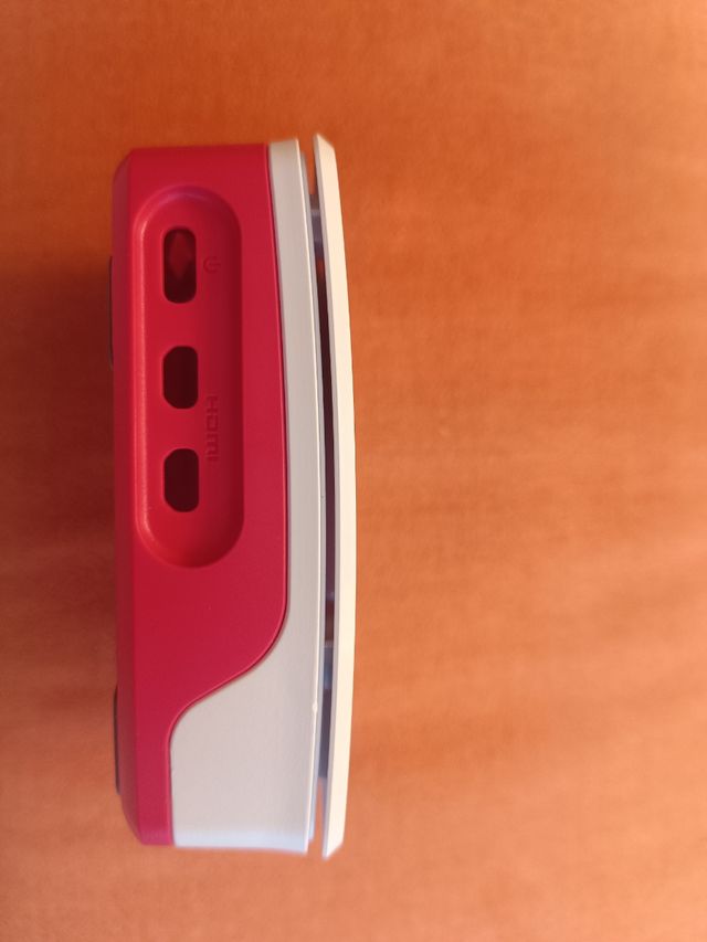 Carcasa oficial Raspberry pi 5 