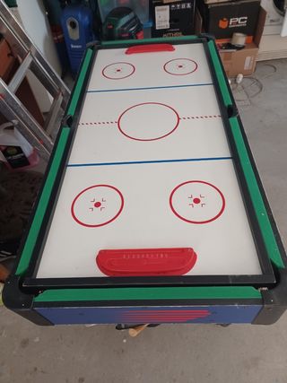 Billar y futbolin ......niños.