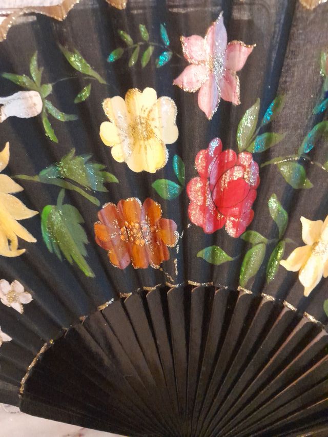 Abanico pintado a mano