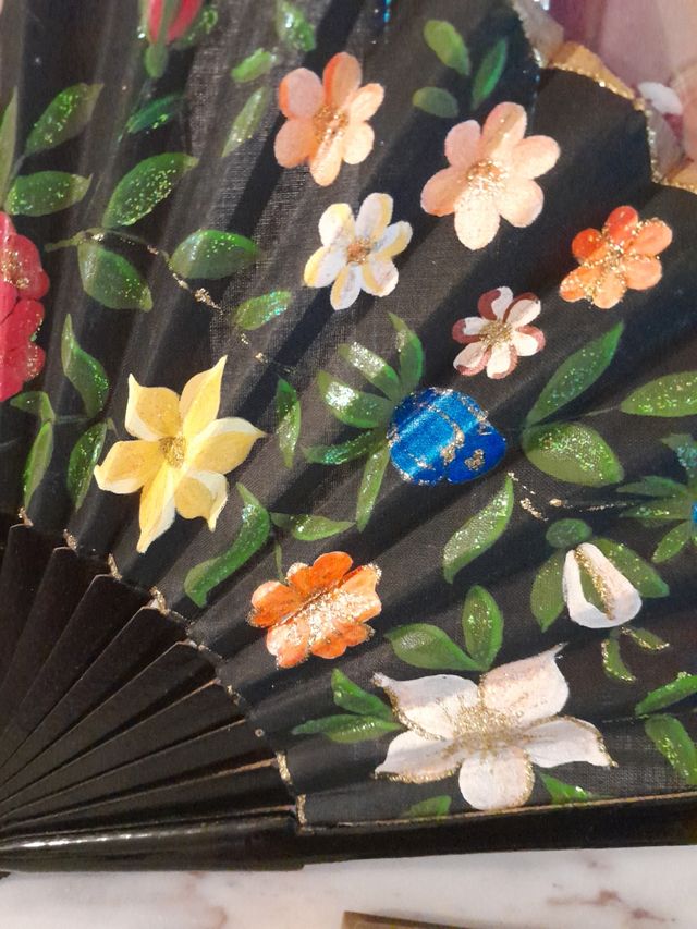 Abanico pintado a mano