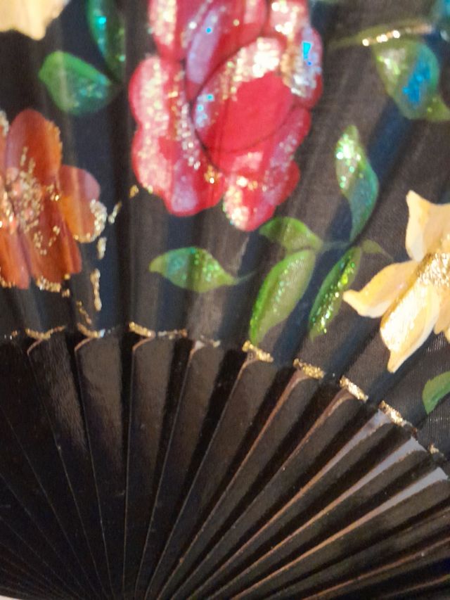 Abanico pintado a mano